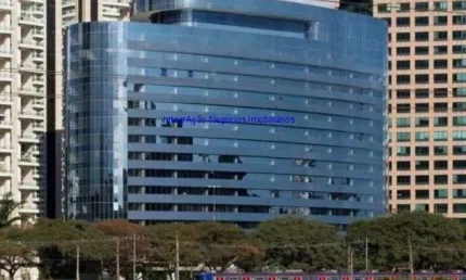 Conjunto Comercial 200m², 03 banheiros e 06 vagas na garagem.    Condomínio com recepção, segurança 24hrs.  Excelente localização