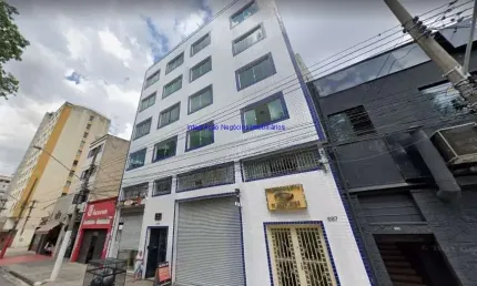 Apartamento 42m², 02 dormitórios e 01 banheiro.    condomínio com portaria.  excelente localização á 8 minutos andando para a estação do metrô júlio p