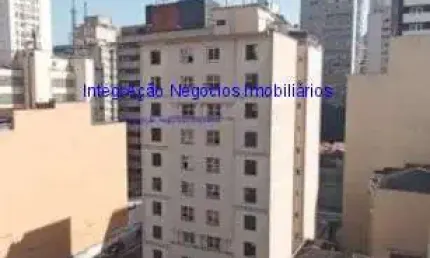 Condomínio com zelador, portaria e segurança.  Excelente localização á 5 minutos andando para a estação do metrô Consolação;