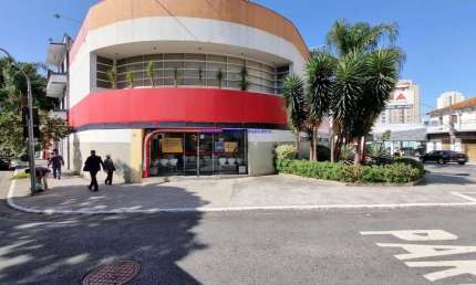 Prédio Comercial 580m², 20 salas, 06 banheiros e 15 vagas na garagem.  Excelente localização entre as Ruas Clélia, Barão de Jundiaí e Nossa Senhora