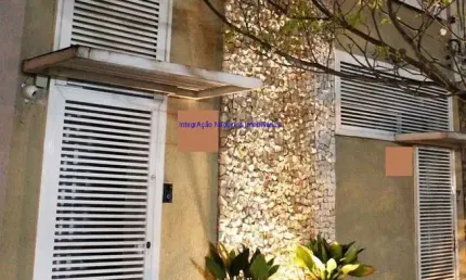 Sobrado Comercial 70m², 03 salas e 02 banheiros.   Excelente localização entre as Ruas Ipacaraí, Ministro Gastão Mesquita e Vanderlei.