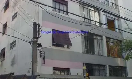 Apartamento 92m², 02 dormitórios (sendo 01 suíte), 02 banheiros e 01 vaga na garagem.  Condomínio com portaria 24hrs.  Excelente localização