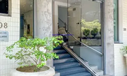 Conjunto Comercial 75m², 02 banheiros.  Condomínio com recepção e segurança 24hrs.  Excelente localização á 6 minutos andando para a estação do metrô