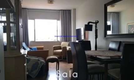 Apartamento MOBILIADO 51m², 01 dormitório, 01 banheiro e 01 vaga na garagem.  Condomínio com portaria 24hrs.  Excelente localização