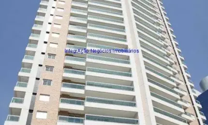 Apartamento 245m², 04 dormitórios (sendo suítes), 05 banheiros e 04 vagas na garagem.   condomínio com portaria, segurança 24hrs, piscina aquecida.