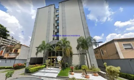 Conjunto Comercial 32m², 02 banheiros e 01 vaga na garagem.    Condomínio com recepção e segurança 24hrs.  Excelente localização.
