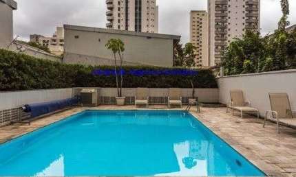 Apartamento 153m², 03 dormitórios (sendo 01 suíte), 04 banheiros e 02 vagas na garagem.  Condomínio com portaria, segurança 24hrs, piscina
