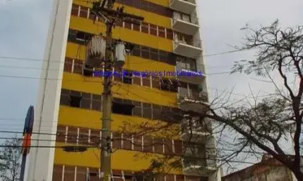 Apartamento 92m², 02 dormitórios, 01 banheiro e 01 vaga na garagem.  Condomínio com portaria, segurança 24hrs.  Excelente localização