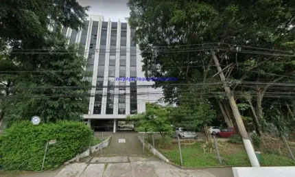 Conjunto comercial 88m², 02 banheiros e 05 vagas na garagem.    condomínio recepção e segurança 24hrs.   excelente localização entre as rua doutor