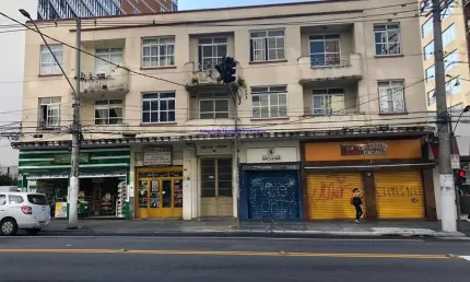 Apartamento 42m², 01 dormitório e 01 banheiro.  condomínio com portaria.   excelente localização entre as ruas manuel da nobrega, bombeiros e osório