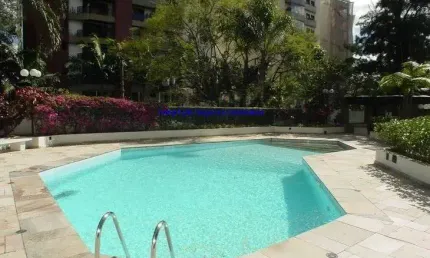 Apartamento 272m², 05 dormitórios (sendo 03 suítes), 05 banheiros e 03 vagas na garagem.   condomínio com portaria24hrs, piscina, piscina aquecida,