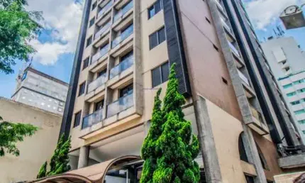 Condomínio com portaria, segurança 24hrs, piscina, solarium, espaço gourmet, academia, playground,