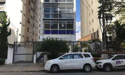 Apartamento 190m², 03 dormitórios (sendo 01 suíte), 04 banheiros e 02 vagas na garagem.  Condomínio com portaria 24hrs, salão de festa, salão gourmet,