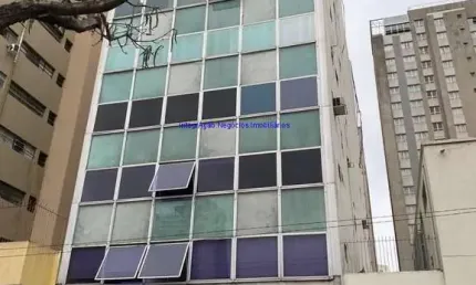 Conjunto comercial 170m², 02 banheiros e 01 vaga na garagem.   condomínio com recepção.   excelente localização á 8 minutos andando para a estação