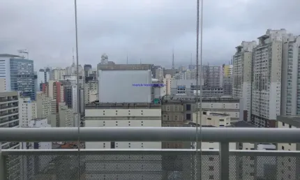 Apartamento cobertura 80m², 01 dormitório, 01 banheiro e 01 vaga na garagem.  condomínio com portaria, segurança 24hrs, piscina, salão de festa,