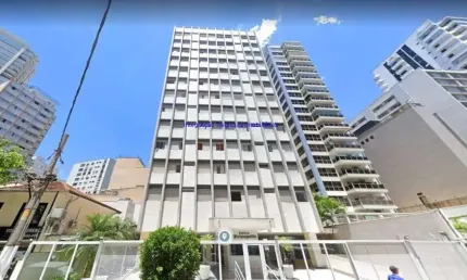 Apartamento 117m², 03 dormitórios, 02 banheiros e 01 vaga na garagem.  Condomínio com portaria 24hrs e salão de festa.  Excelente localização.