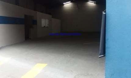 Galpão 474m², 01 copa, sala de reunião, 03 banheiros e 10 vagas na garagem.  Excelente localização próximo as Ruas Antônio de Mariz e Coriolano;