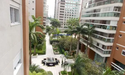 Apartamento 92m², 02 dormitórios (sendo suítes), 02 banheiros e 01 vagas na garagem.  Condomínio com portaria, segurança 24hrs, piscina.