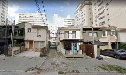 Casa 180m², 02 dormitórios (sendo 01 suíte), 02 banheiros e 02 vagas na garagem.  Excelente localização entre as Alamedas Lorena, Campinas