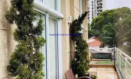Apartamento 301m², 04 dormitórios (sendo 03 suítes), 04 banheiros e 05 vagas na garagem.  condomínio com portaria, segurança 24hrs, piscina com raia.