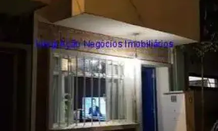 Sobrado Residencial 90m², 02 dormitórios, 02 banheiros e 01 vaga na garagem.   Excelente localização entre as Ruas Pais de Araújo, Pedroso Alvarenga e