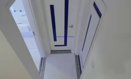 Apartamento 54m², 01 dormitório e 01 banheiro.  Condomínio com portaria 24hrs.  Excelente localização á 6 minutos andando para a estação do metrô
