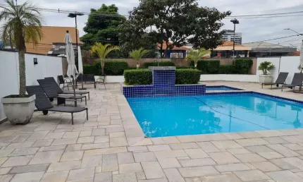 Apartamento 220m², 04 dormitórios (sendo 03 suítes), 05 banheiros e 04 vagas na garagem.  condomínio com portaria, segurança 24hrs, piscina adulto