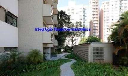 Apartamento 44m², 01 dormitório, 01 banheiro e 01 vaga na garagem.  Condomínio com portaria 24hrs, piscina, salão de festa e academia.