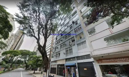 Conjunto Comercial 100m², 01 copa, 05 salas,  02 banheiros e 01 vaga de garagem .  Condomínio com recepção e segurança.  Excelente localização