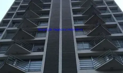 Apartamento 169m², 03 dormitórios (sendo 01 suíte), 03 banheiros e 04 vagas na garagem.   Condomínio com portaria e segurança 24hrs, Piscina coberta