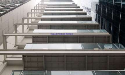 Conjunto Comercial 508m², 03 banheiros e 04 vagas na garagem.  Condomínio com recepção e segurança 24hrs.  Excelente localização