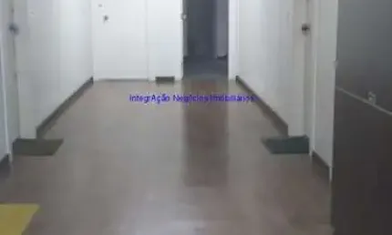 Conjunto Comercial 57m², 02 salas, 02 banheiros e 01 vaga na garagem.  Condomínio com recepção e segurança 24hrs.  Excelente localização