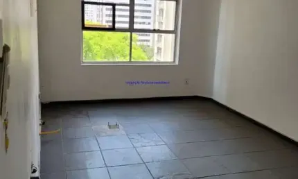 Condomínio com recepção e segurança.  excelente localização á 3 minutos andando para a estação do metrô consolação; entre as ruas haddock lobo,