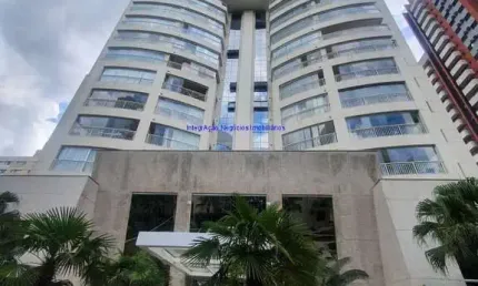 Apartamento 75m², 01 dormitório, 01 banheiro e 02 vagas na garagem.  Condomínio com portaria, segurança 24hrs, piscina, salão de festa, salão de jogos