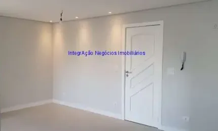 Condomínio com portaria, segurança 24hrs.  Excelente localização entre as Ruas Monte Alegre, Lincoln Albuquerque e Doutor Cândido Espinheira;
