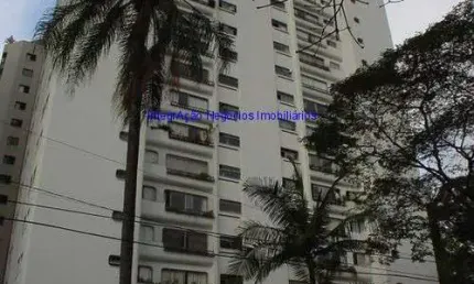 Apartamento 115m², 03 dormitórios (sendo 01 suíte), 04 banheiros e 01 vaga na garagem.  Condomínio com portaria, segurança 24hrs, salão de festa,