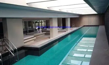 Apartamento 45 m², 01 dormitório, 01 banheiro e 01 vaga na garagem.  Condomínio com portaria 24hrs, piscina, salão de festa, playground, academia.