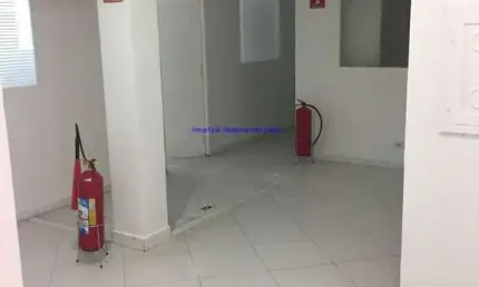 Conjunto comercial 120 m², 04 salas e 02 banheiros.  condomínio com recepção e segurança 24hrs.  excelente localização