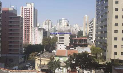 Apartamento Studio 29m², 01 dormitório, 01 banheiro e 01 vaga na garagem.  Condomínio com portaria, segurança 24hrs, piscina, salão de festa,