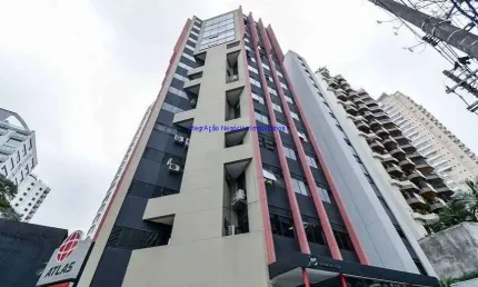 Conjunto Comercial 63m², 02 banheiros e 02 vagas na garagem.  Condomínio com recepção e segurança 24hrs.  Excelente localização