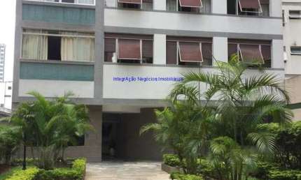 Apartamento 174m², 03 dormitórios, 02 banheiros e 01 vaga na garagem.   Condomínio com portaria, segurança 24hrs, salão de festa, salão de jogos,