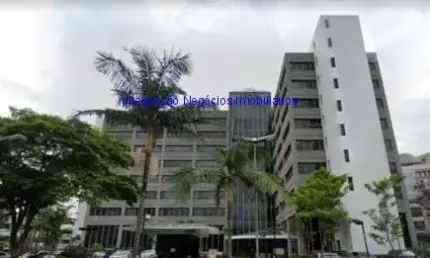 Conjunto Comercial 526m², 9 banheiros e 16 vagas na garagem.  Condomínio com recepção e segurança 24hrs.  Excelente localização
