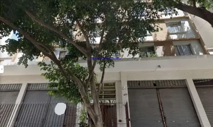 Apartamento 22m², 01 dormitório e 01 banheiro.  Condomínio com portaria 24hrs.  Excelente localização á 5 minutos andando para a estação do metrô