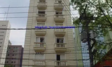 Condomínio com portaria, segurança 24hrs e salão de festa.  Excelente localização á 10 minutos andando para a estação do metrô Marechal Deodoro;