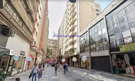 Loja 205m², 03 banheiros.  excelente localização á 5 minutos andando para a estação do metrô república;