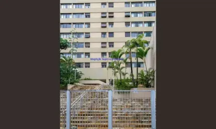Apartamento 98m², 3 dormitórios, 2 banheiros e 1 vaga na garagem.  Condomínio com portaria, segurança 24hrs