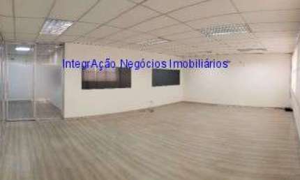 Conjunto Comercial 189m², 04 banheiros. Possui 02 recepções e 01 copa.   Condomínio com recepção e segurança 24hrs.  Excelente localização entre