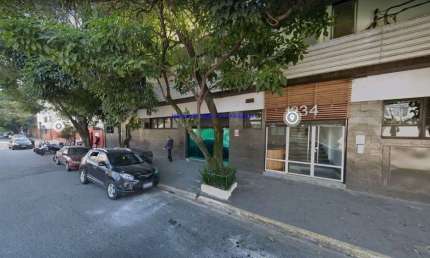 Conjunto 120m², 02 banheiros.   Condomínio com recepção e segurança 24hrs.  Excelente localização entre as Avenidas Marquês de São Vicente