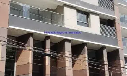 Apartamento 70m², 02 dormitórios (sendo 01 suíte), 02 banheiros e 01 vaga na garagem.  Condomínio com portaria, segurança 24hrs, piscina.