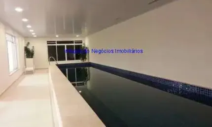 Apartamento 35m²,  01 dormitório, 01 banheiro e 01 vaga na garagem.  Condomínio com portaria, segurança 24hrs, piscina aquecida, salão de festa,